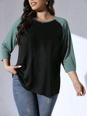 3/4 sleeve raglan Sleeve Top - Black with Green Sleeves